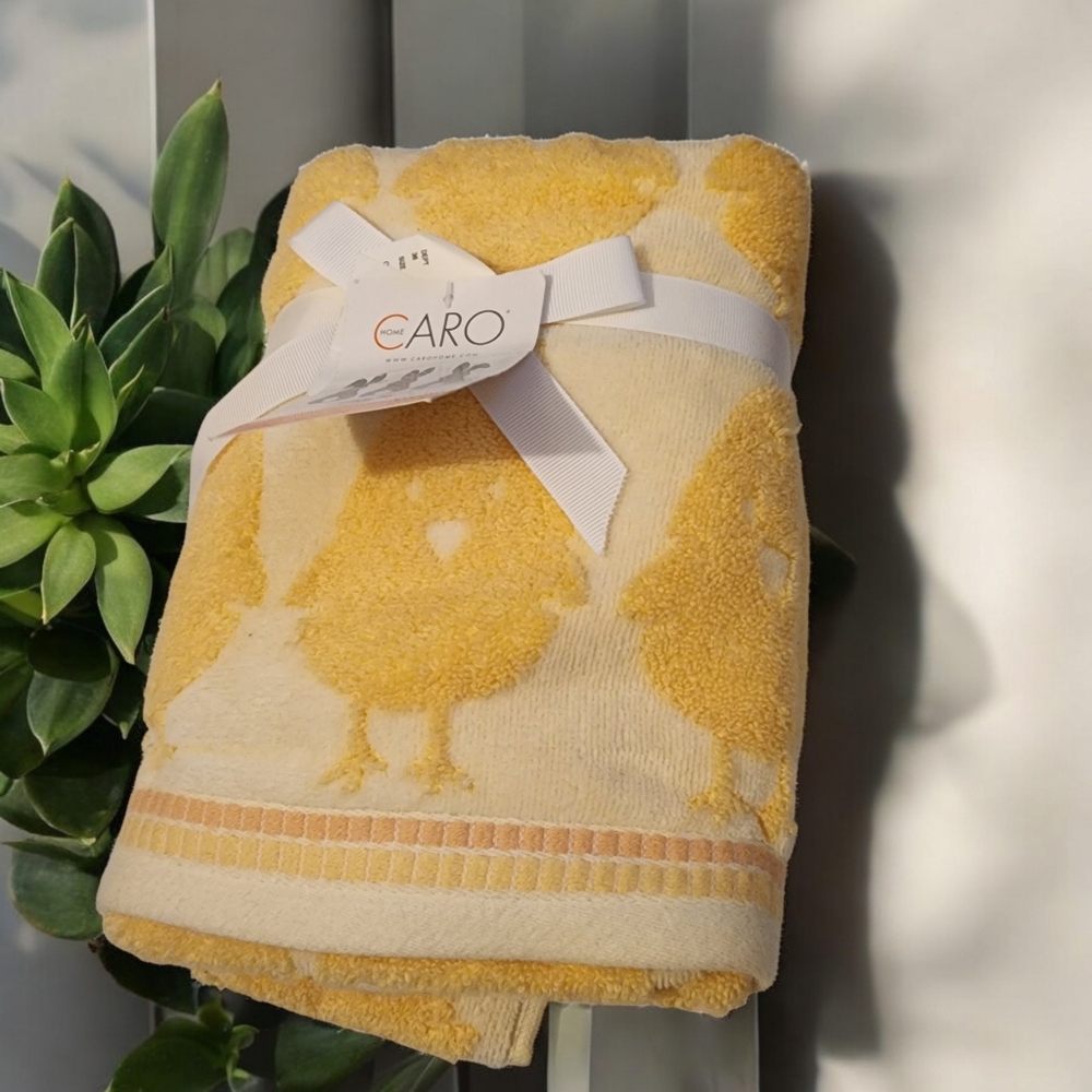 Caro Set of 2 Hand Towels Yellow White Spring  Bunnies Rabbits